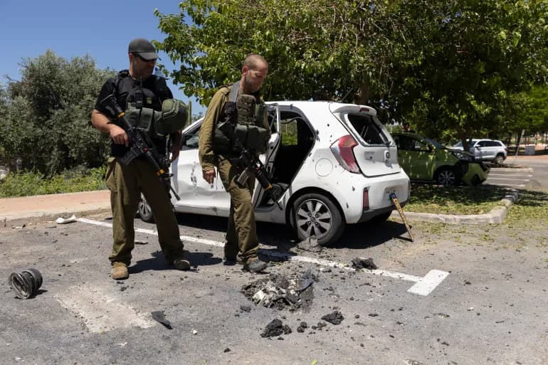 Un officier israélien a été tué et l'électricité a été coupée en Galilée à la suite des bombardements du Hezbollah