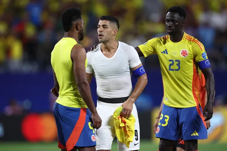 Suarez tente de mordre un joueur colombien en Copa America