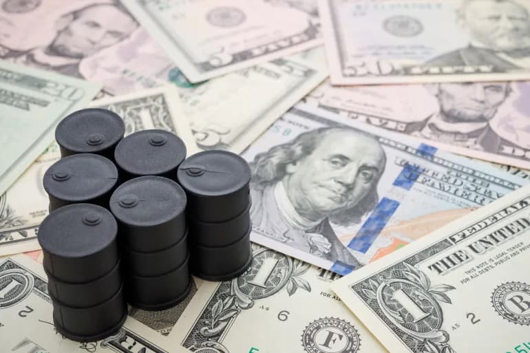 Le pétrole monte, le dollar baisse et l’or se stabilise