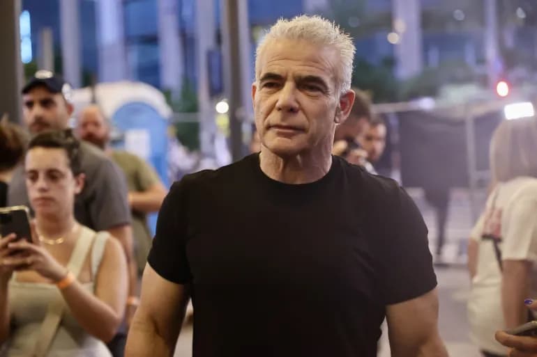 Lapid : Netanyahu a deux tâches à Washington et la corruption a des limites