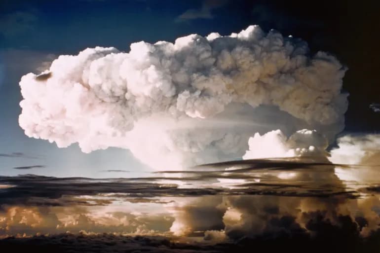 L'Agence de l'énergie atomique. Le monde peut-il être sauvé du danger nucléaire ?
