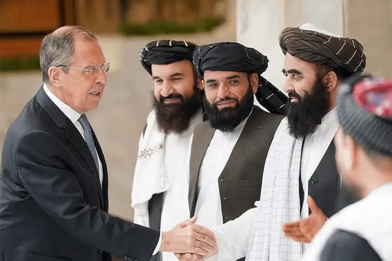 4 questions qui résument la relation de la Russie avec les talibans