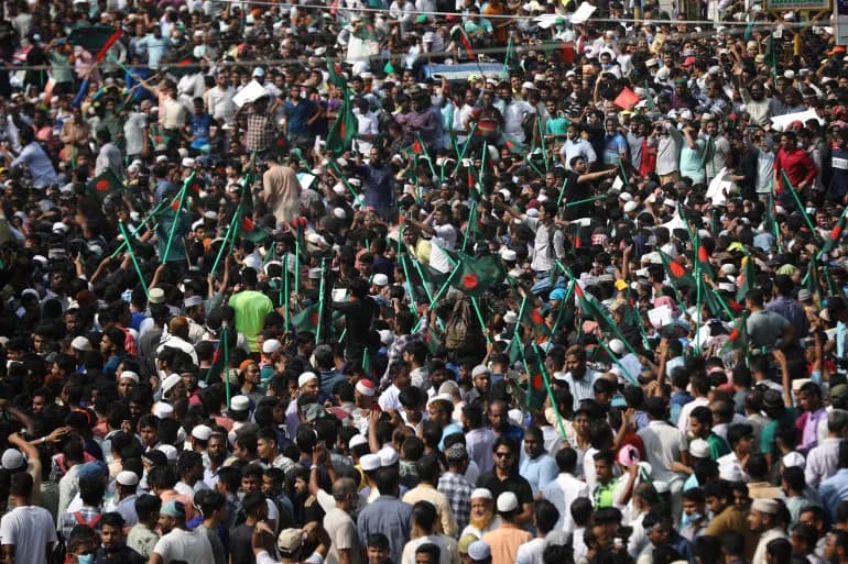 Le Bangladesh décide d'interdire le plus grand parti islamique suite aux manifestations étudiantes