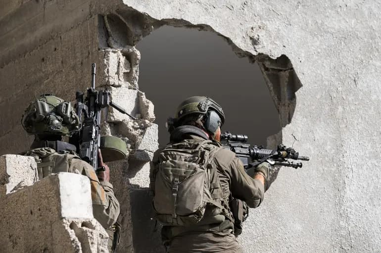 Un médecin américain de retour de Gaza : l'armée israélienne tue délibérément des enfants
