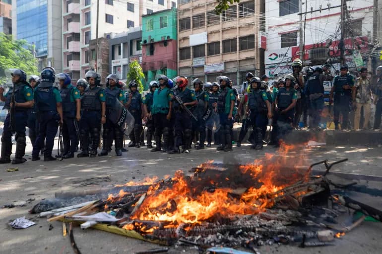 Arrestations massives au Bangladesh de dirigeants de l'opposition à la suite de manifestations sanglantes