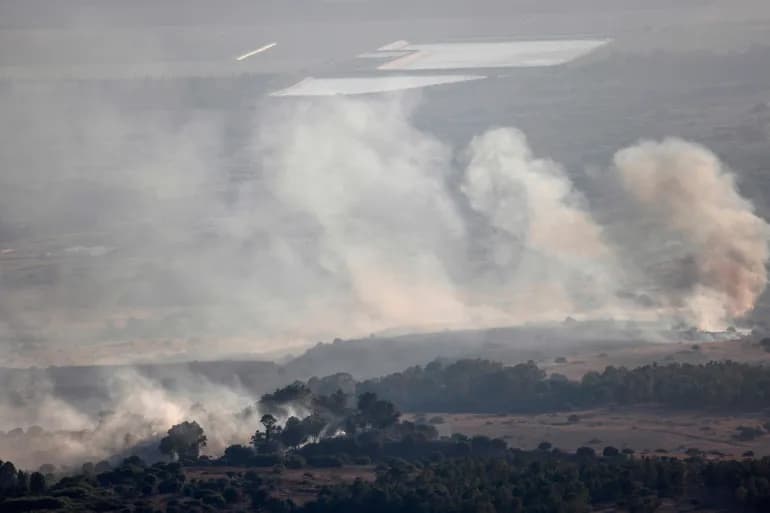 Le Hezbollah attaque des sites militaires israéliens avec des drones et des missiles lourds