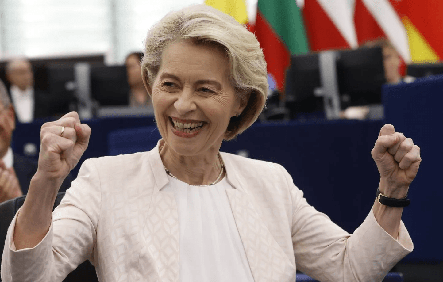 Réélection de Von der Leyen à la tête de la Commission européenne pour un second mandat
