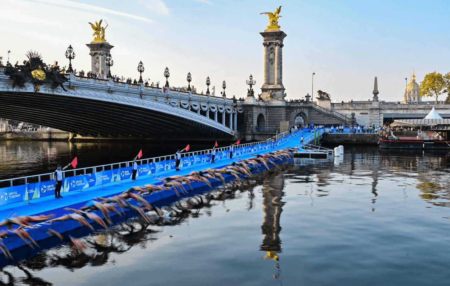 Annulation de la Première Séance d'Entraînement de Natation en Triathlon sur la Seine en raison de la Qualité de l'Eau