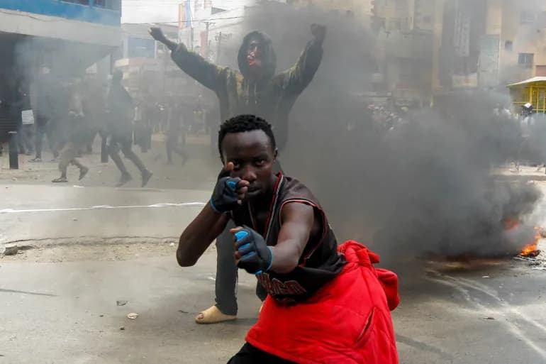 Hélicoptères pour les parlementaires et impôts sur le peuple… une extravagance qui attise la colère de la jeunesse kenyane
