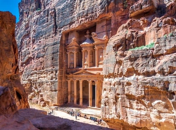 La Jordanie Dévoilée : Entre Déserts Éternels et Trésors Historiques