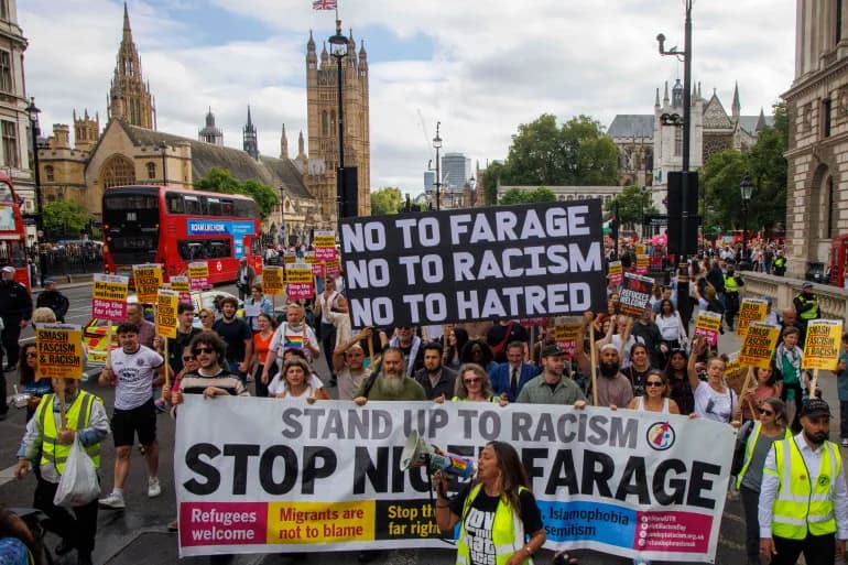 Les manifestations contre le racisme en Grande-Bretagne et la police sont en alerte malgré le calme