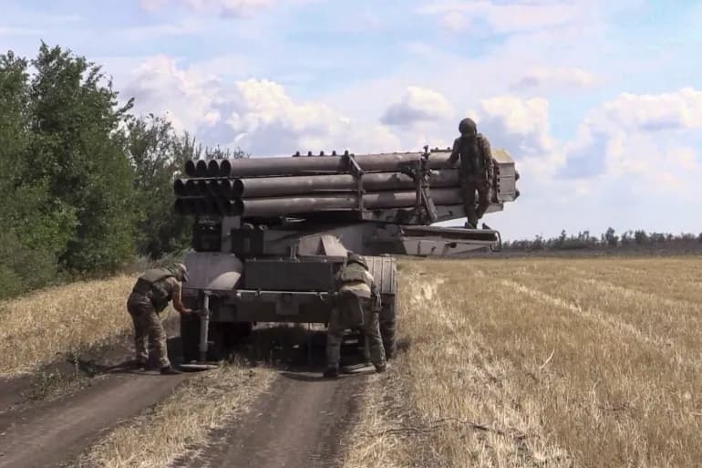 La Biélorussie se mobilise, la Russie avance vers l’est et l’Ukraine donne des ordres d’évacuation.