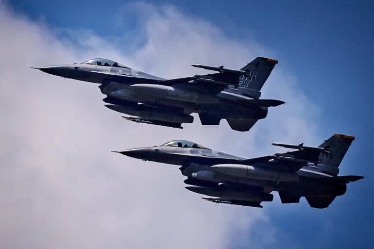 Kremlin: la Russie abattra les chasseurs F-16 fournis à l'Ukraine