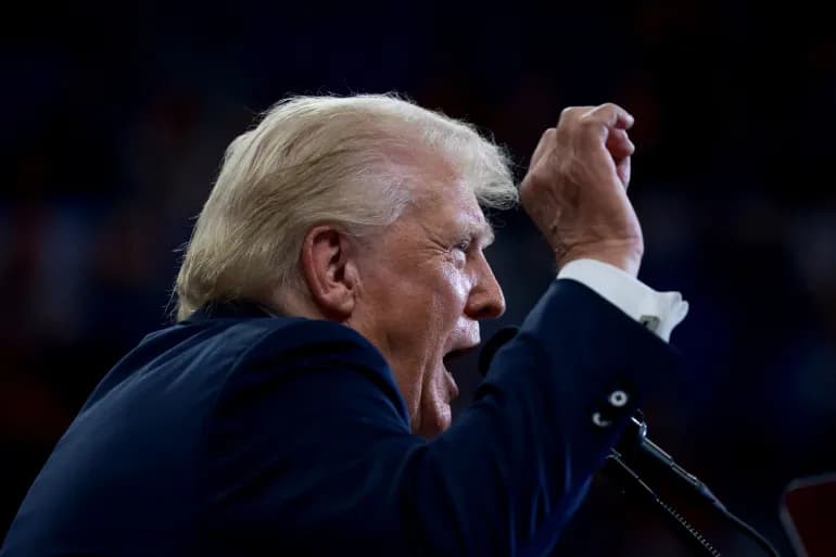 Fox : les intrusions électroniques menacent la campagne Trump