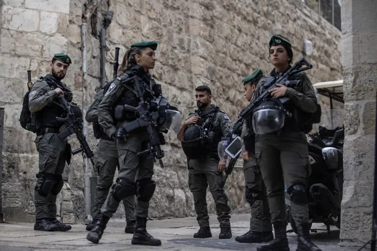 Les colons prennent d'assaut Al-Aqsa sous la protection de la police d'occupation