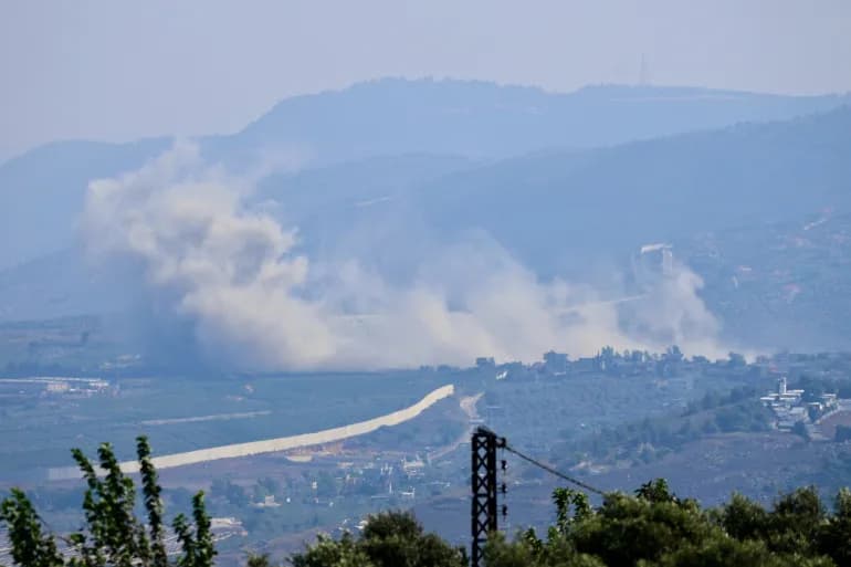 Deux morts dans un raid au sud du Liban et le Hezbollah bombarde des sites israéliens
