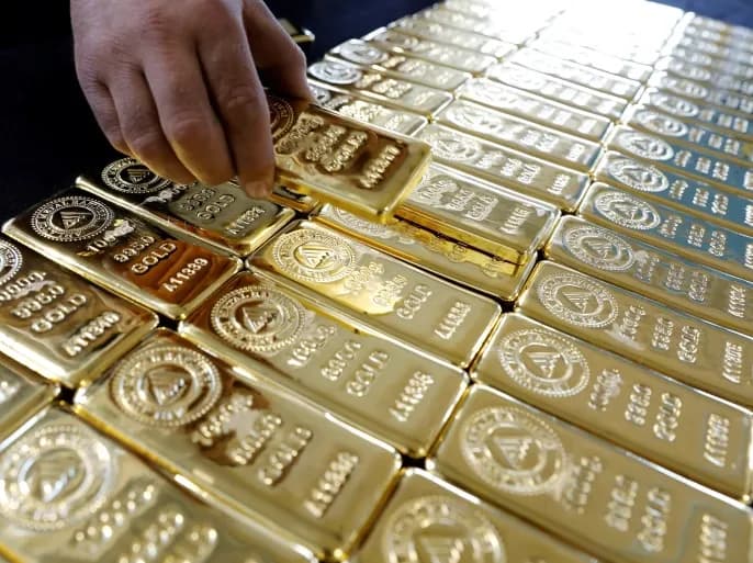 L’or abandonne son niveau record en prévision d’une baisse des taux d’intérêt américains