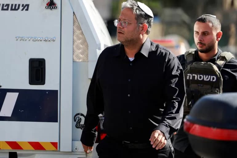Des manifestants israéliens attaquent Ben Gvir et le qualifient de terroriste