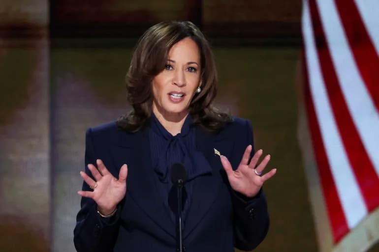 Harris promet d'être le président de tous les Américains et met en garde contre Trump