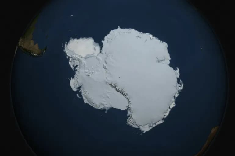 Pourquoi les avions ne survolent-ils pas l'Antarctique ?