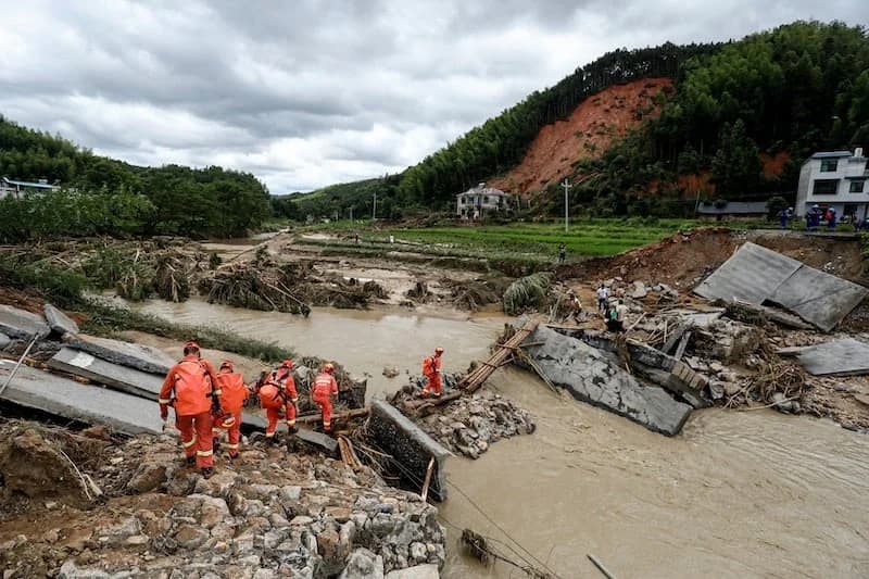 30 morts et 35 disparus après des pluies diluviennes en Chine