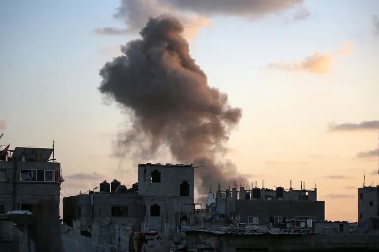 Martyrs du bombardement de la bande de Gaza et l'occupation admet le meurtre d'un soldat