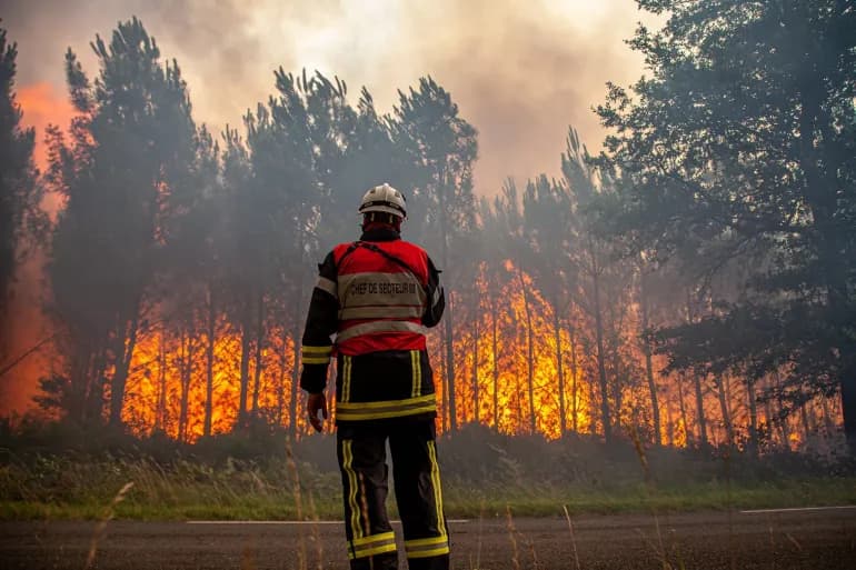 Les incendies dans une ville française nécessitent l'évacuation de dizaines d'habitants