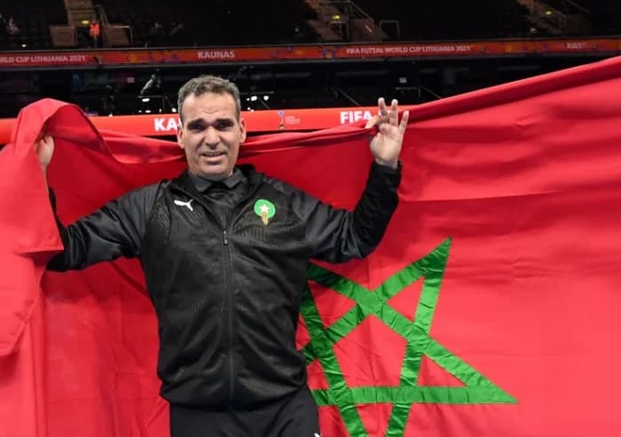Hicham Dekkik élu Meilleur Entraîneur de Futsal au Monde pour 2023