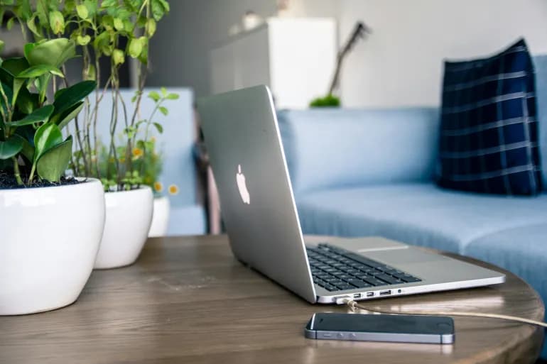 Comment vérifier l’état de la batterie sur un MacBook ?