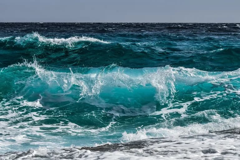 Les scientifiques révèlent une triple menace dangereuse pour les océans de la Terre