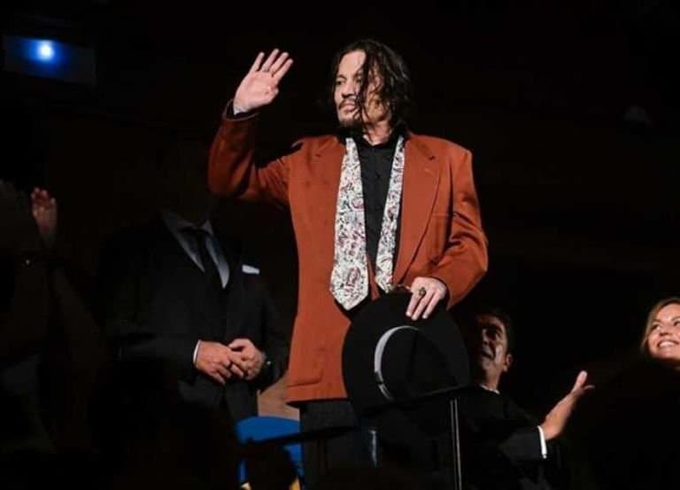 Johnny Depp revient en tant que réalisateur au Festival de San Sebastián