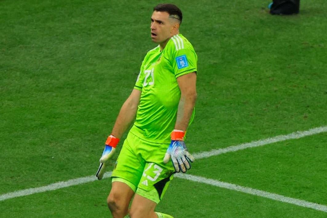 Suspension d'Emiliano Martinez par la FIFA