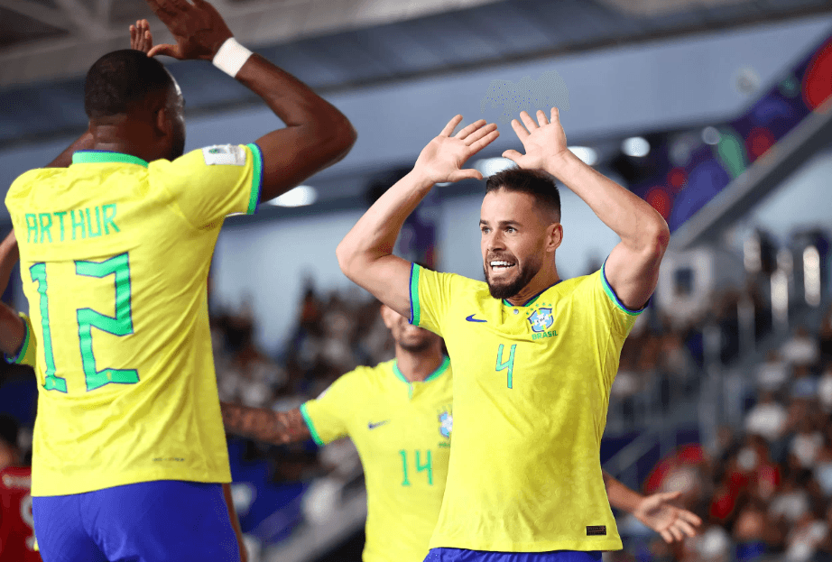 Le Brésil se qualifie pour les quarts de finale de Futsal