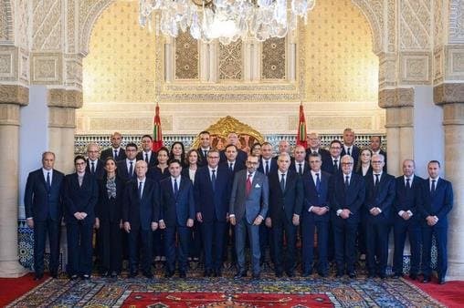 SM le Roi reçoit les membres du gouvernement dans sa nouvelle mouture