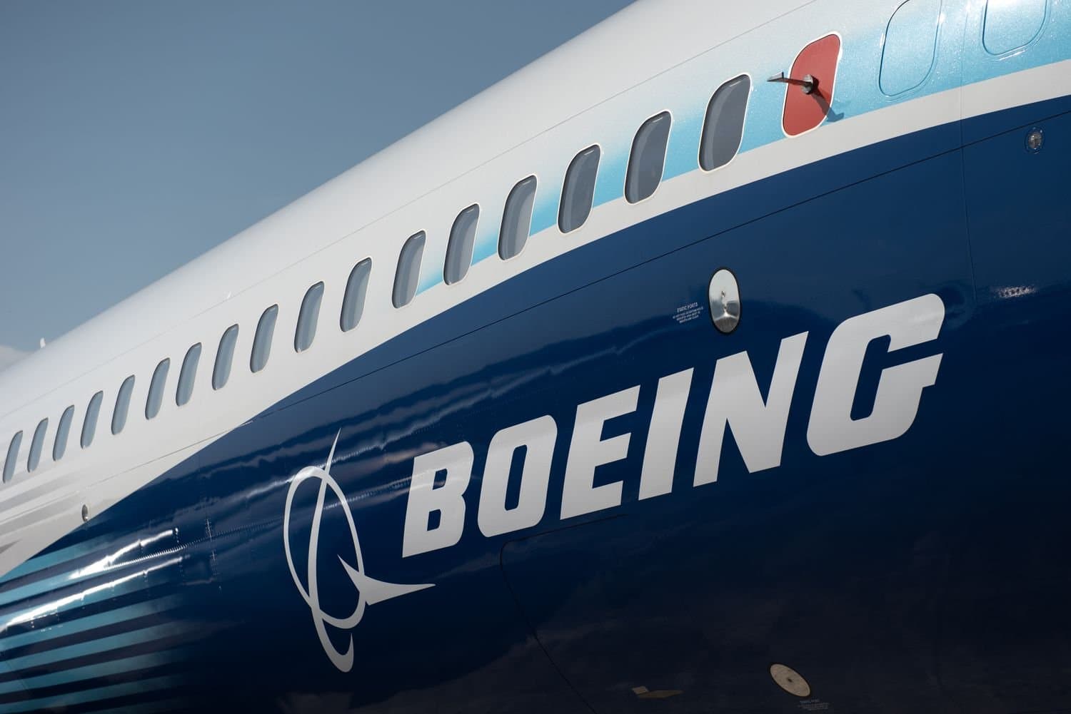 Boeing : deux pneus d'un avion Air Algérie éclatent au décollage