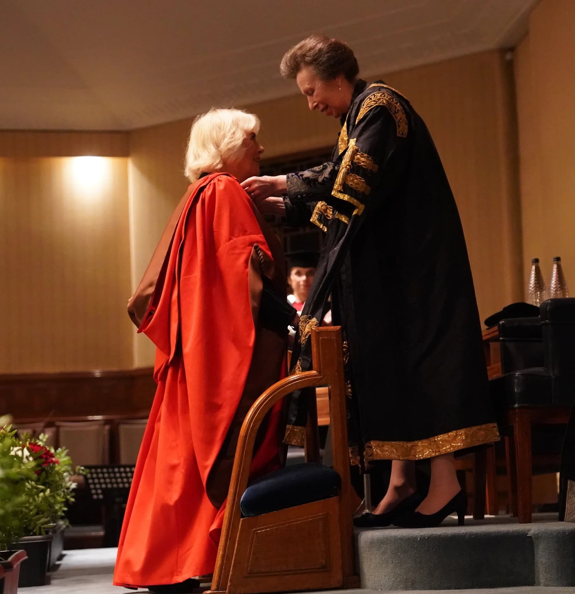 La reine Camilla a reçu un doctorat honorifique en littérature