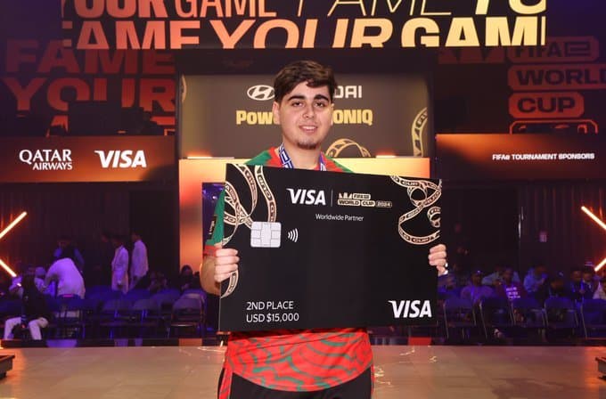Anas Moussa décroche la médaille d'argent à la Coupe du Monde FIFAe