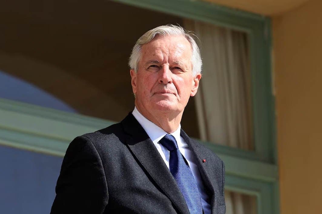Démission du Premier ministre français après une censure historique