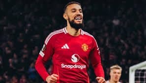 Noussair Mazraoui élu meilleur joueur de Manchester United