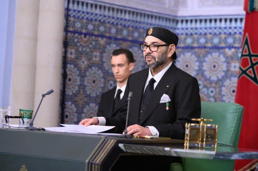 SM le Roi félicite l'Émir de l’État du Koweït