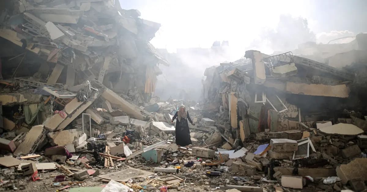 Israël frappe Gaza et bloque la circulation nord-sud