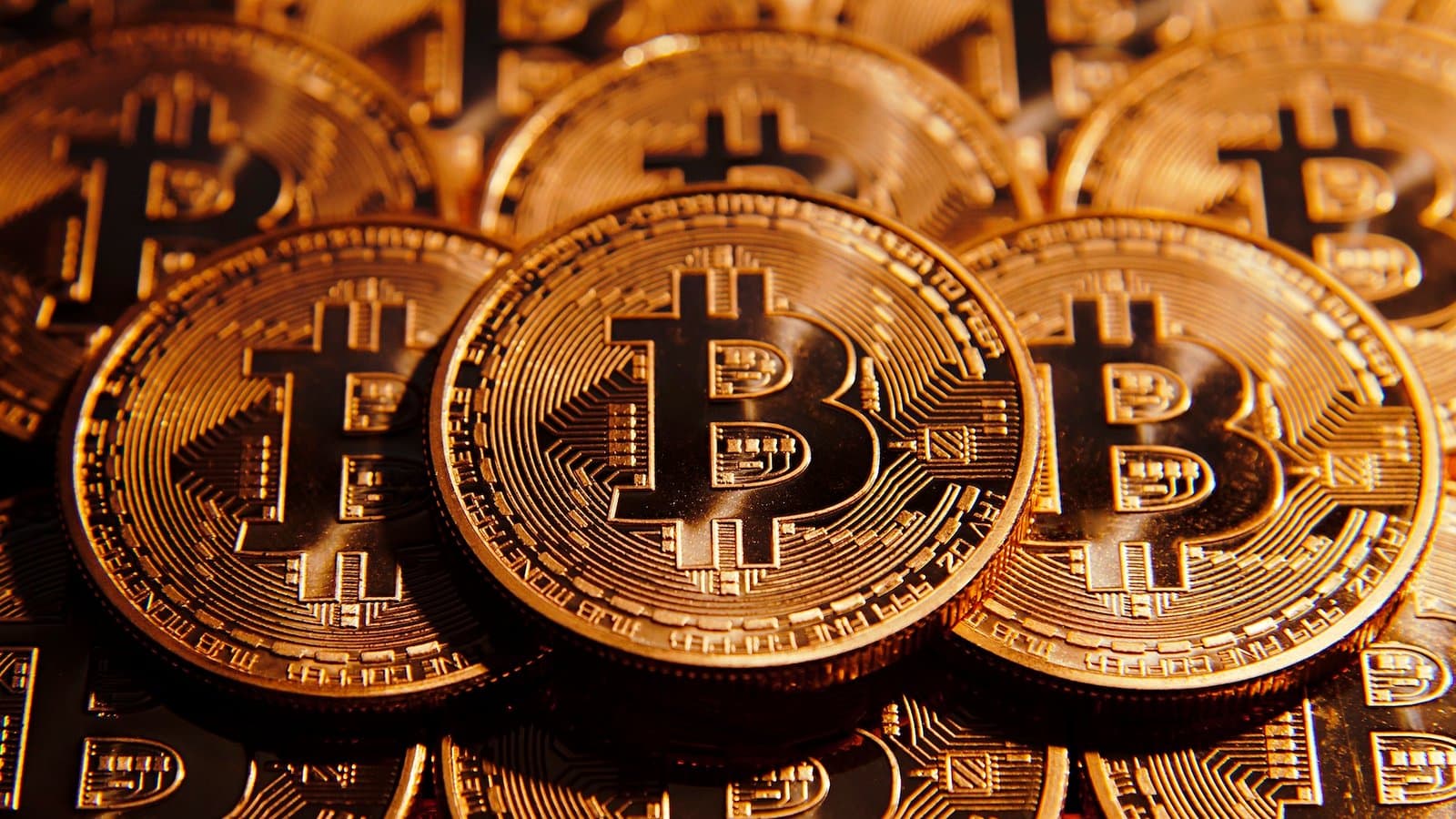 Bitcoin franchit les 90 000$.. une hausse de 4 %
