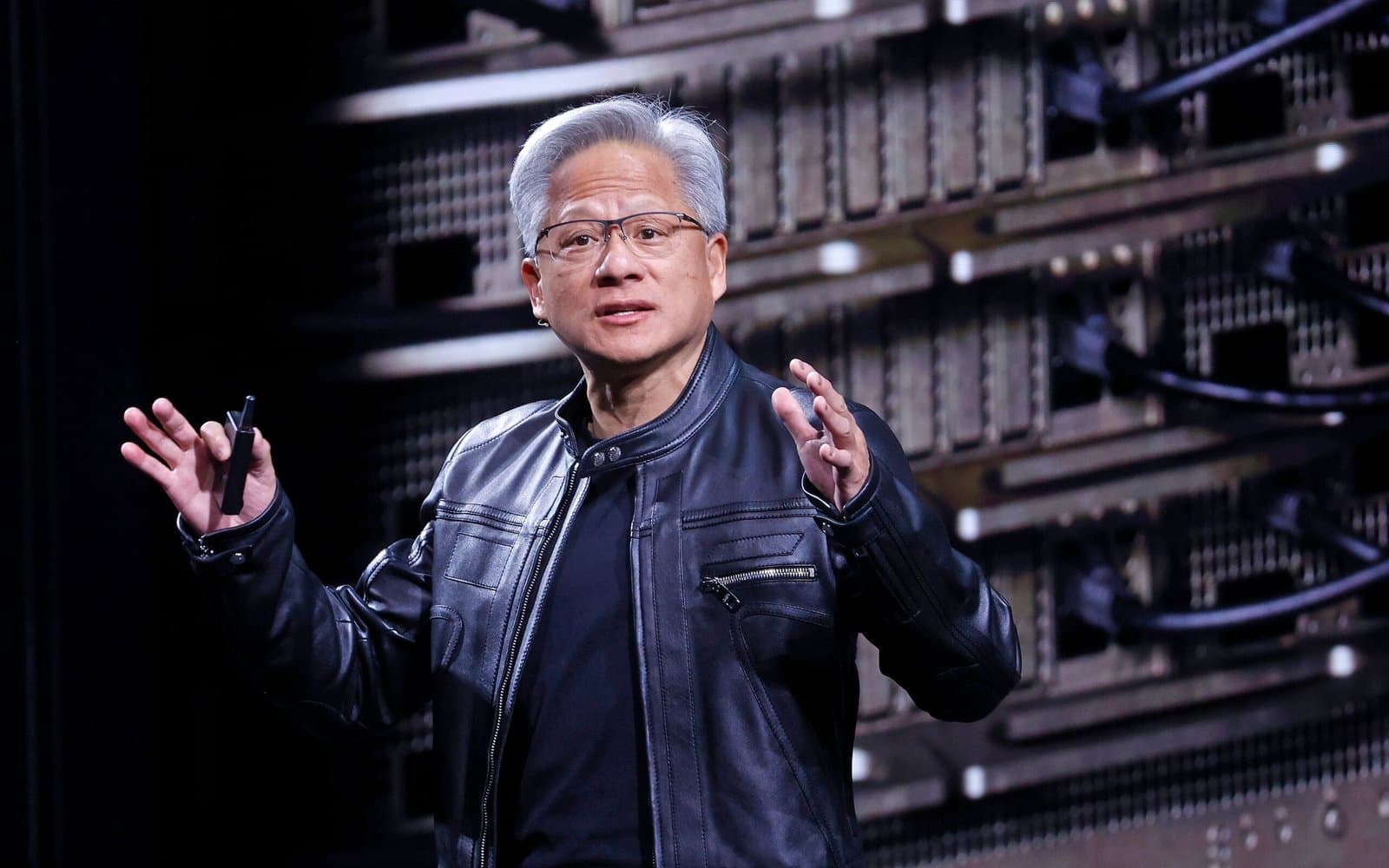 Le PDG de Nvidia met en avant l’innovation chinoise en IA