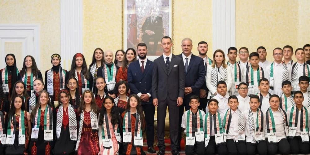 SAR Moulay El Hassan reçoit les enfants maqdessis