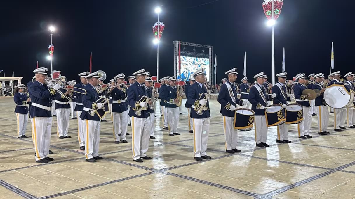 M’diq et Tétouan illuminées par la retraite aux flambeaux