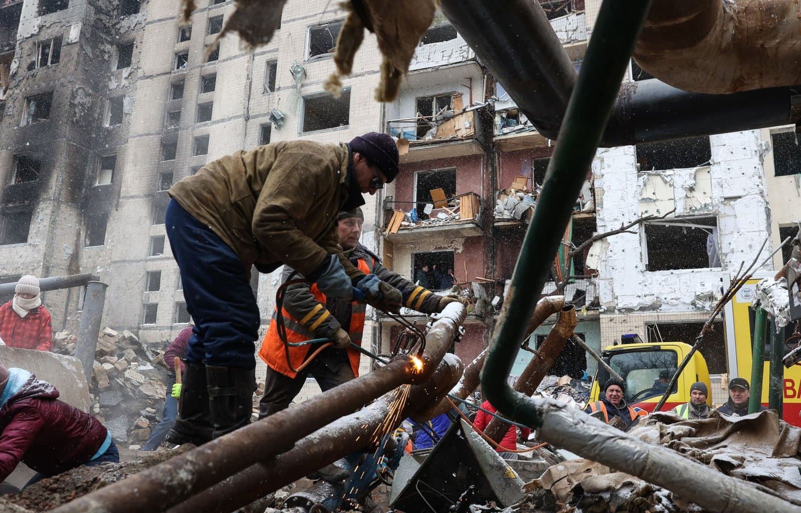 Frappes massives en Ukraine, Moscou sous pression