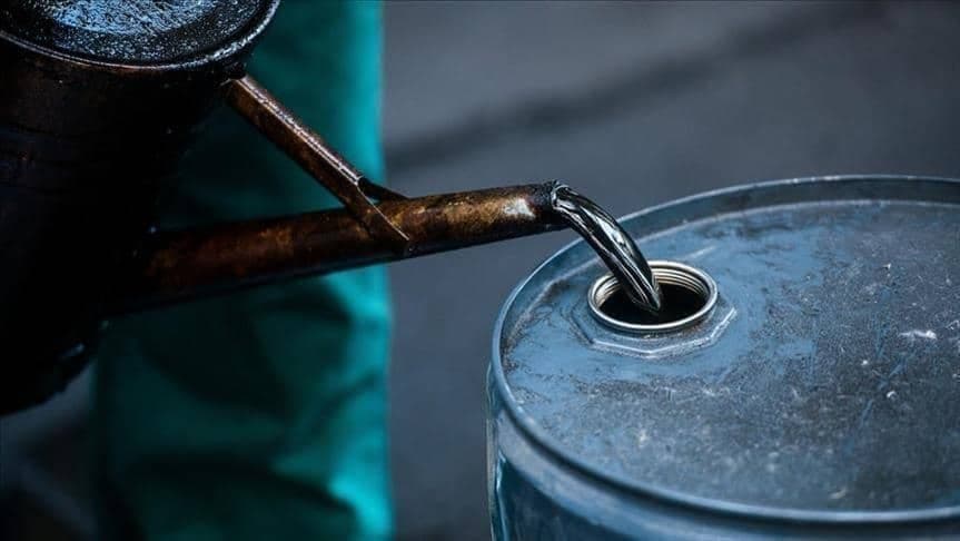 Le pétrole recule après un pic de sept semaines