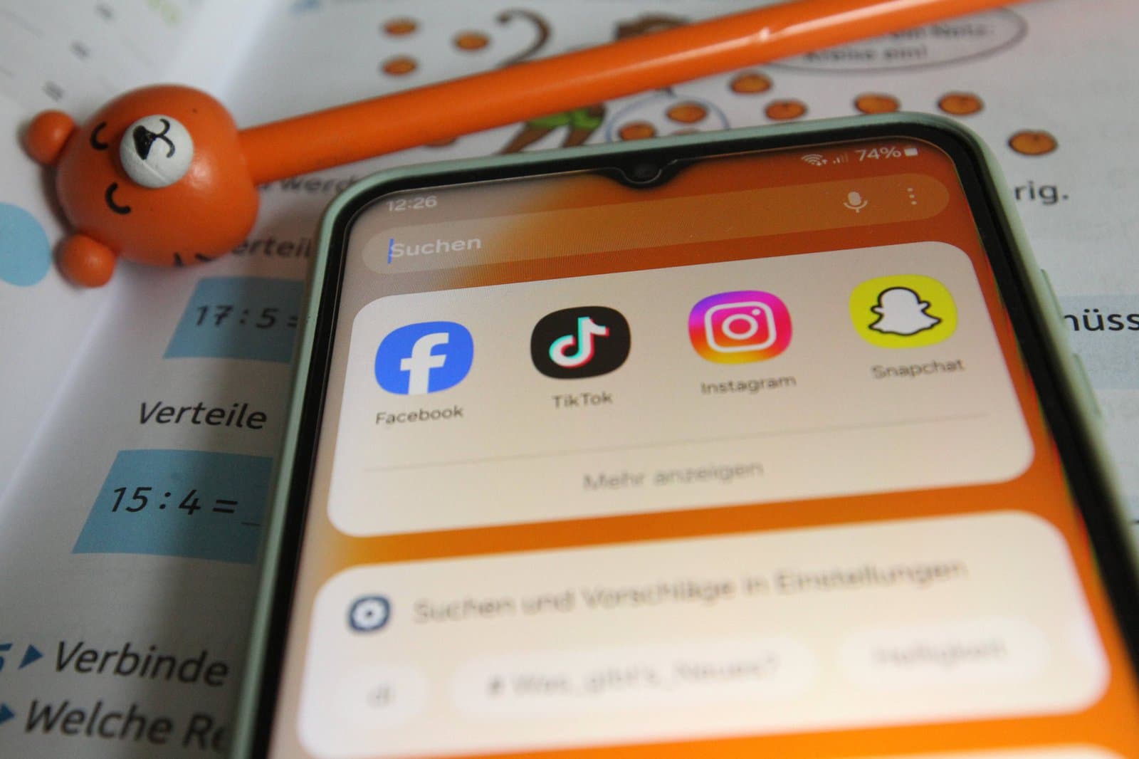 Réseaux sociaux: L’Europe veut un âge minimum à 16 ans