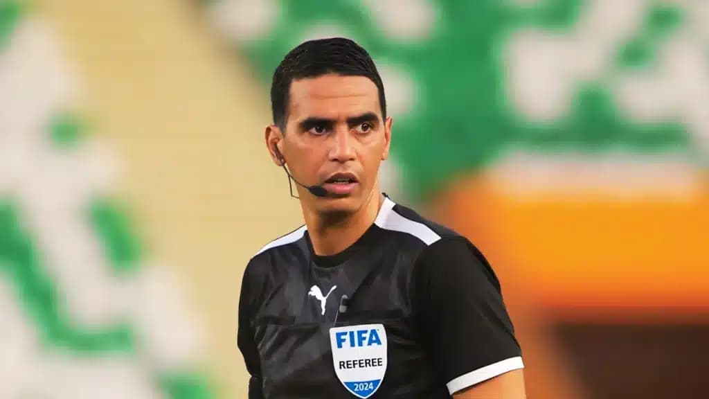 CAN 2025: Cinq arbitres marocains retenus par la CAF