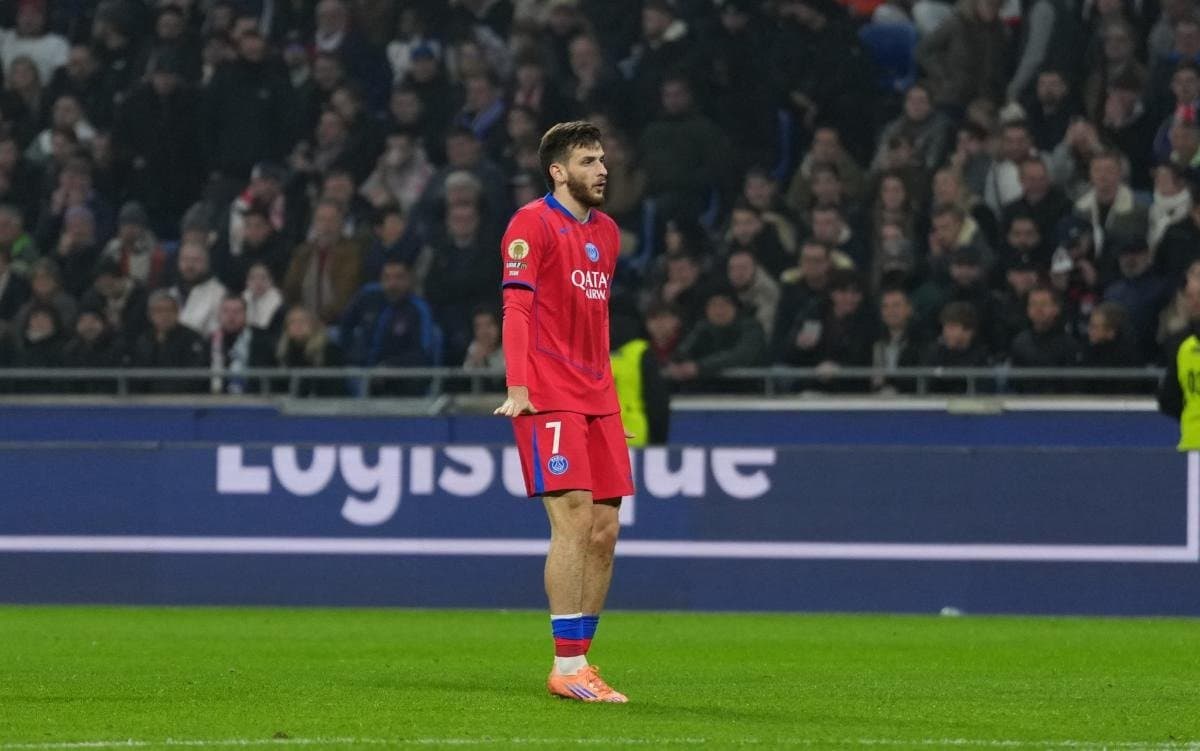 PSG: Kvaratskhelia rend hommage à Hakimi